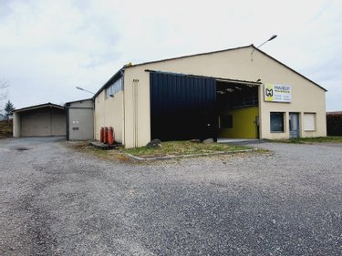 Fonds et murs commerciaux a vendre Ussel 19200 Corrèze 1000 m2  364000 euros