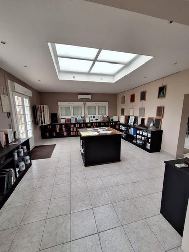 Fonds et murs commerciaux a vendre Saint-Lyé 10180 Aube 450 m2  413000 euros