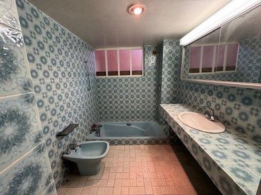 Fonds et murs commerciaux a vendre Riec sur Bélon 29340 Finistère 250 m2  197600 euros