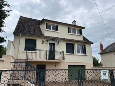 Maison a vendre Saint-Amand-Montrond 18200 Cher 117 m2 5 pièces 142400 euros