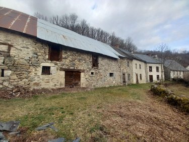 Maison a vendre Trémouille 15270 Cantal  25000 euros