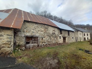 Maison a vendre Trémouille 15270 Cantal  28000 euros