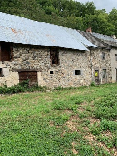 Maison a vendre Trémouille 15270 Cantal  28000 euros