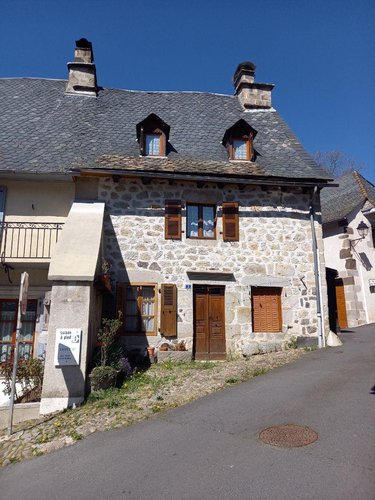 Maison a vendre Thiézac 15800 Cantal 87 m2  58300 euros