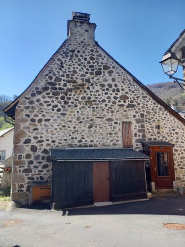 Maison a vendre Thiézac 15800 Cantal 87 m2  58300 euros