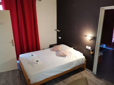 Fonds et murs commerciaux a vendre Chambéry 73000 Savoie 702 m2  750000 euros