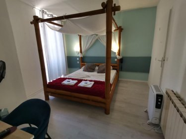 Fonds et murs commerciaux a vendre Chambéry 73000 Savoie 702 m2  790000 euros