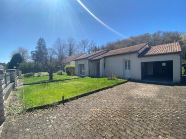 Maison a vendre Ydes 15210 Cantal  128260 euros