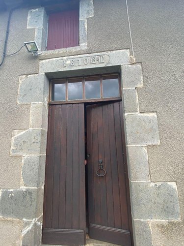 Maison a vendre Le Vigean 15200 Cantal 60 m2  127200 euros