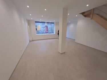 Location fonds et murs commerciaux Wormhout 59470 Nord 100 m2  880 euros