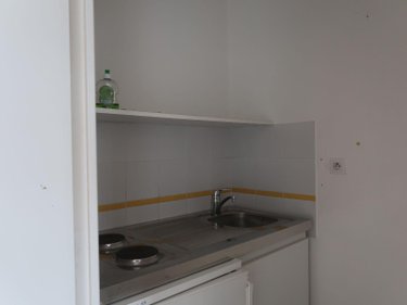 Location fonds et murs commerciaux Saint-Gilles 35590 Ille-et-Vilaine 47 m2  835 euros