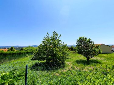 Terrain a batir a vendre Aulhat-Saint-Privat 63500 Puy-de-Dôme 705 m2  81000 euros
