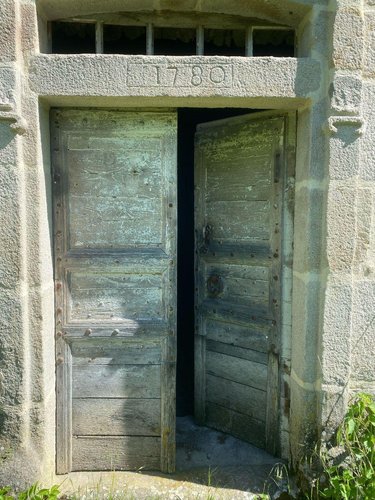 Maison a vendre Bassignac 15240 Cantal 260 m2  328600 euros