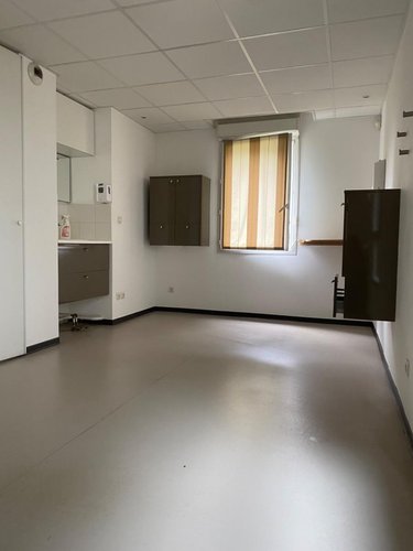 Fonds et murs commerciaux a vendre Lormont 33310 Gironde 58 m2  192600 euros