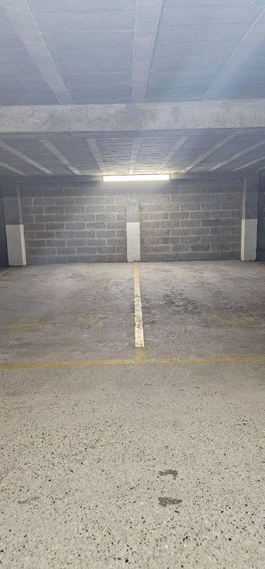 Garage et parking a vendre Amiens 80000 Somme  16000 euros