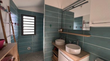 Maison a vendre La-Montagne 97417 Réunion 119 m2 5 pièces 572000 euros