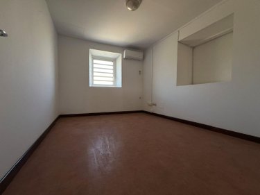 Immeuble a vendre Saint-Denis 97400 Réunion 285 m2  631000 euros