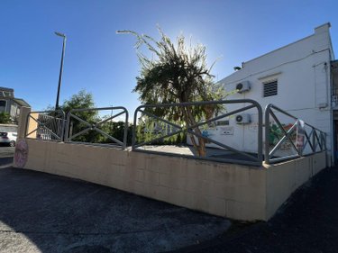 Immeuble a vendre Saint-Denis 97400 Réunion 285 m2  631000 euros