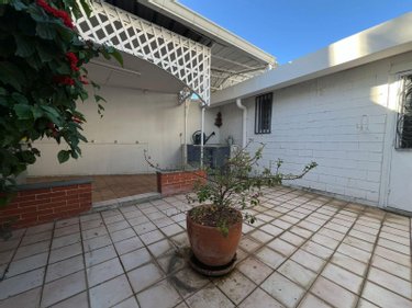 Immeuble a vendre Saint-Denis 97400 Réunion 285 m2  631000 euros