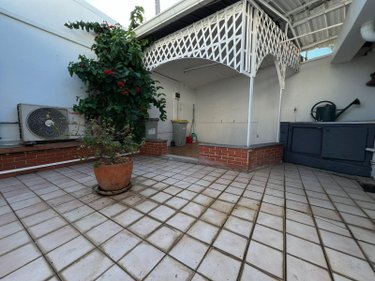 Immeuble a vendre Saint-Denis 97400 Réunion 285 m2  631000 euros