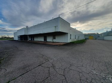 Immeuble a vendre Marcigny 71110 Saône-et-Loire 1700 m2  275600 euros