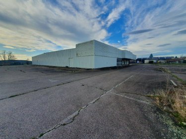 Immeuble a vendre Marcigny 71110 Saône-et-Loire 1700 m2  275600 euros