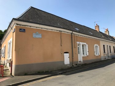 Immeuble a vendre Parigné-le-Pôlin 72330 Sarthe 152 m2  245575 euros