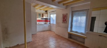 Immeuble a vendre Tassé 72430 Sarthe 324 m2  159000 euros