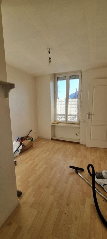 Immeuble a vendre Tassé 72430 Sarthe 324 m2  159000 euros