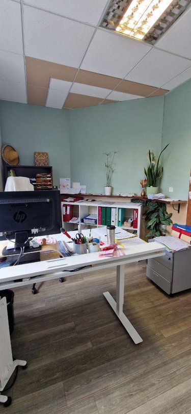 Fonds et murs commerciaux a vendre Bruz 35170 Ille-et-Vilaine 204 m2  286000 euros