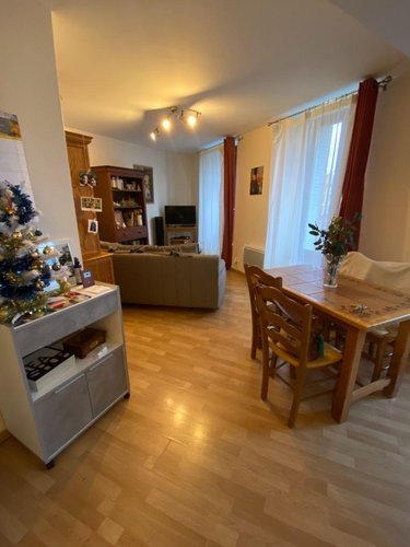 Immeuble a vendre Mauriac 15200 Cantal 335 m2  291200 euros