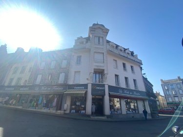 Immeuble a vendre Mauriac 15200 Cantal 335 m2  291200 euros