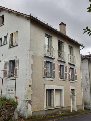 Maison a vendre Vic-sur-Cère 15800 Cantal 180 m2 11 pièces 53000 euros