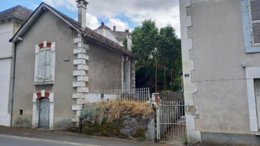 Maison a vendre Vic-sur-Cère 15800 Cantal 180 m2 11 pièces 33000 euros