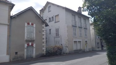 Maison a vendre Vic-sur-Cère 15800 Cantal 180 m2 11 pièces 33000 euros