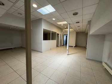 Location fonds et murs commerciaux Mâcon 71000 Saône-et-Loire 151 m2  1300 euros