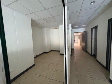Location fonds et murs commerciaux Mâcon 71000 Saône-et-Loire 151 m2  1300 euros