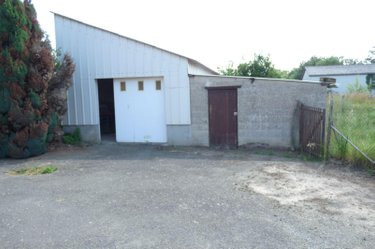 Garage et parking a vendre Chantrigné 53300 Mayenne 45 m2  11000 euros