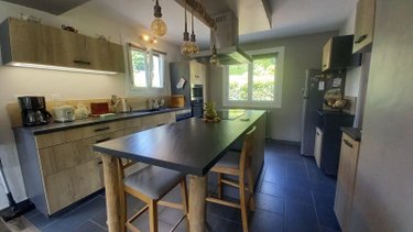 Maison a vendre Vic-sur-Cère 15800 Cantal 186 m2 6 pièces 232300 euros