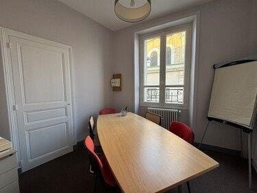 Fonds et murs commerciaux a vendre Laval 53000 Mayenne 112 m2  315000 euros