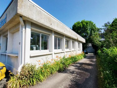 Fonds et murs commerciaux a vendre Ussel 19200 Corrèze 100 m2  105000 euros