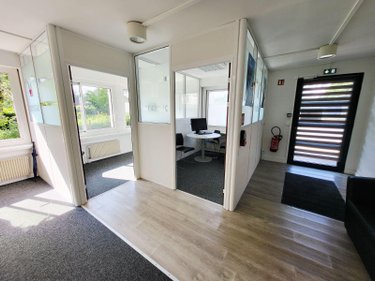 Fonds et murs commerciaux a vendre Ussel 19200 Corrèze 100 m2  105000 euros