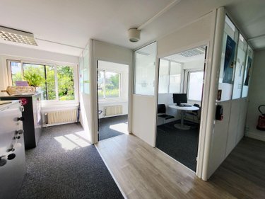 Fonds et murs commerciaux a vendre Ussel 19200 Corrèze 100 m2  105000 euros