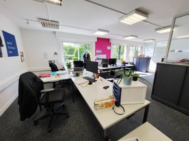 Fonds et murs commerciaux a vendre Ussel 19200 Corrèze 100 m2  105000 euros