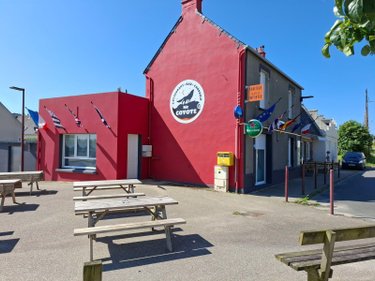 Fonds et murs commerciaux a vendre Saint-Pabu 29830 Finistère  138500 euros
