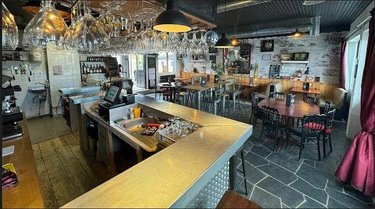 Fonds et murs commerciaux a vendre Saint-Pabu 29830 Finistère  138500 euros