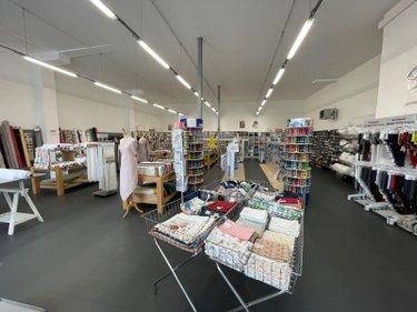 Fonds et murs commerciaux a vendre Eu 76260 Seine-Maritime 200 m2  115000 euros