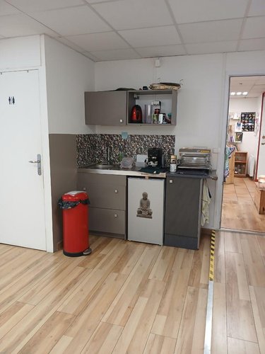Location fonds et murs commerciaux Nieppe 59850 Nord 80 m2  880 euros