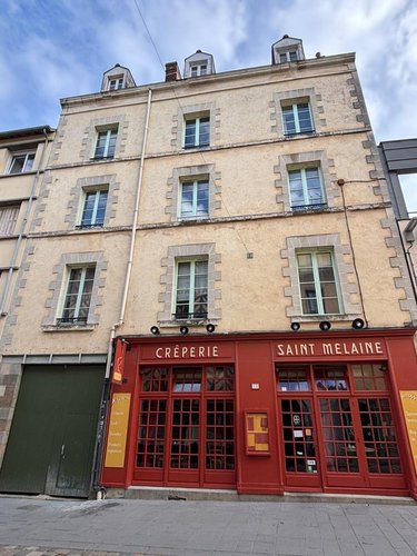 Immeuble a vendre Rennes 35000 Ille-et-Vilaine 486 m2  838400 euros