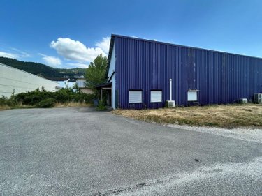 Fonds et murs commerciaux a vendre Challes-les-Eaux 73190 Savoie  415000 euros